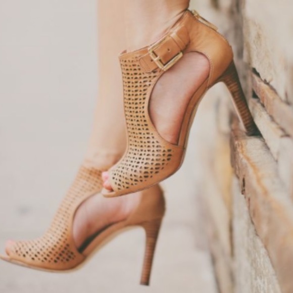 Louise et Cie Shoes - Louise et Cie 🎈laser cut sandals